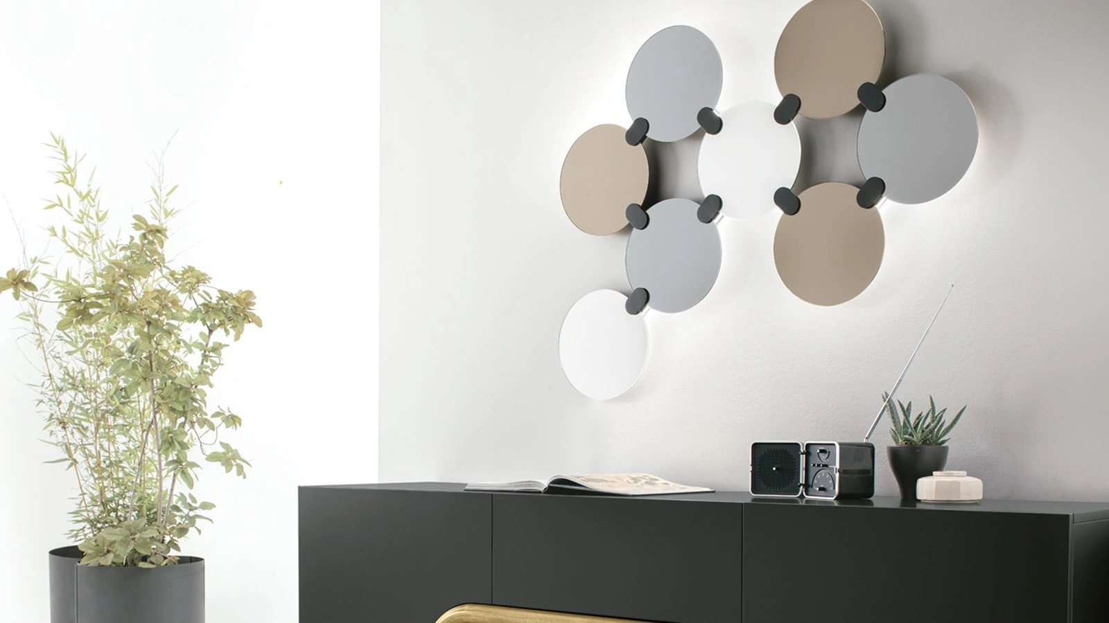 Specchio Atomo composto da 8 specchi con raccordo in metallo di Target Point