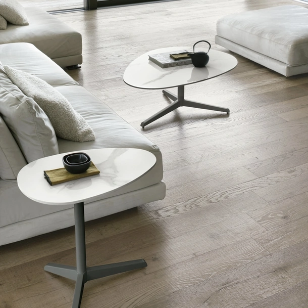 Tavolino Elica con top in gres porcellanato e struttura in metallo verniciato di Target Point