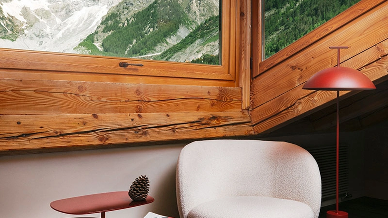 Tavolini Thierry in cristallo con base in acciaio di Kartell