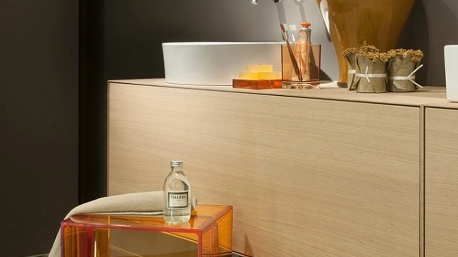 Tavolino Max Beam in plexiglas colorato di Kartell