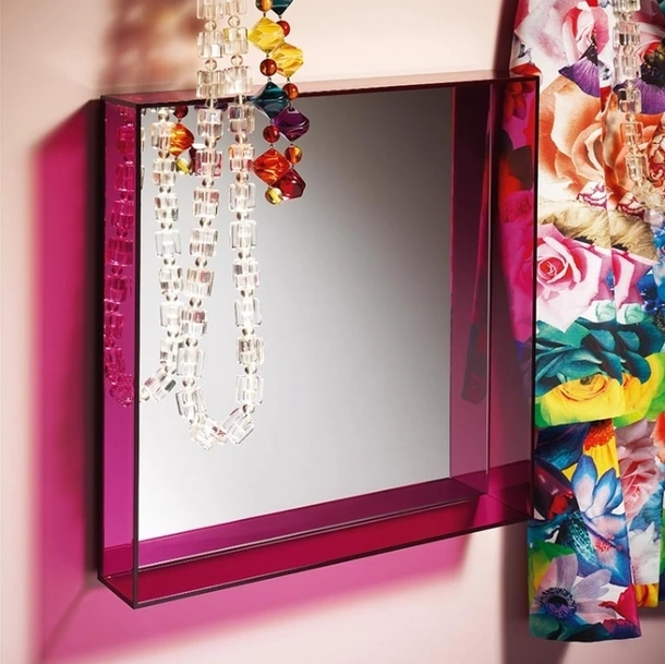 Specchio Only Me con cornice in plexiglas di Kartell