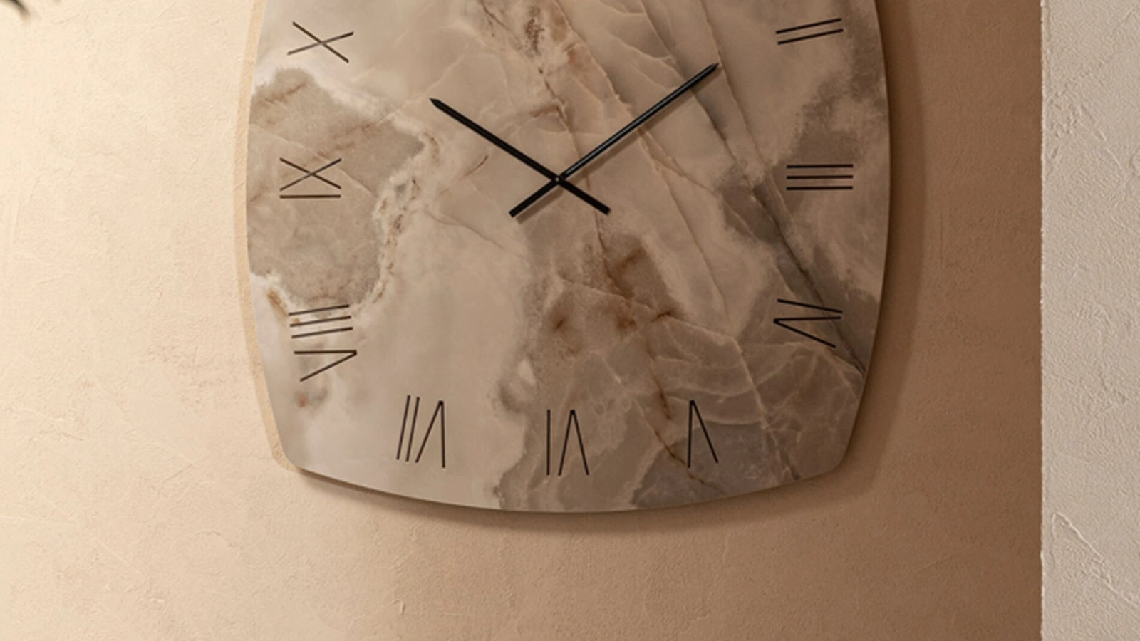 Orologio Portorotondo in ceramica di Riflessi