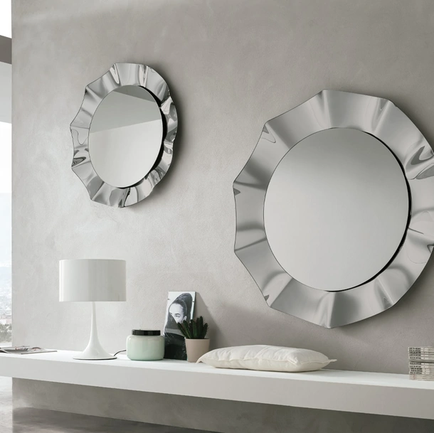 Specchio Osiride con cornice in vetro curvato di Target Point