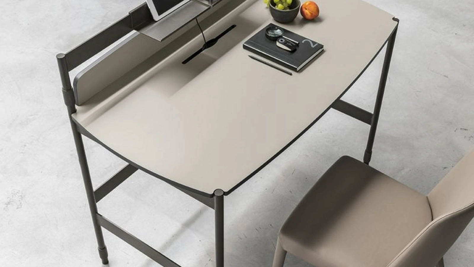 Scrittoio Ink in CDF laccato madreperla di Tomasella