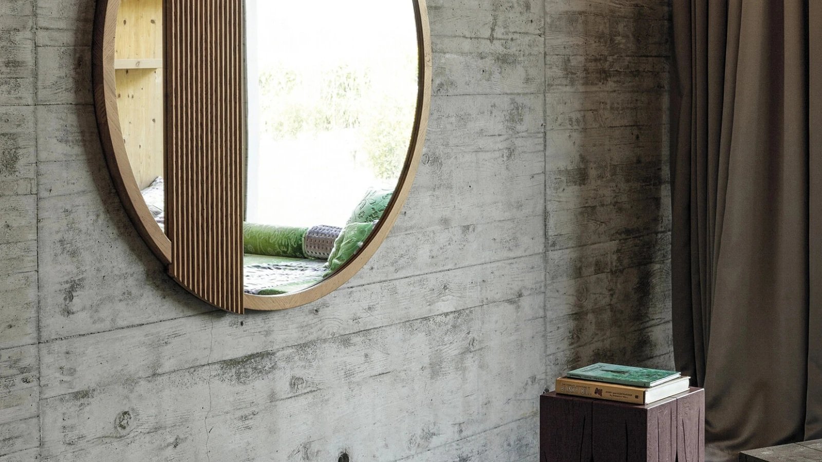 Specchio rotondo Zero 16 di Devina Nais