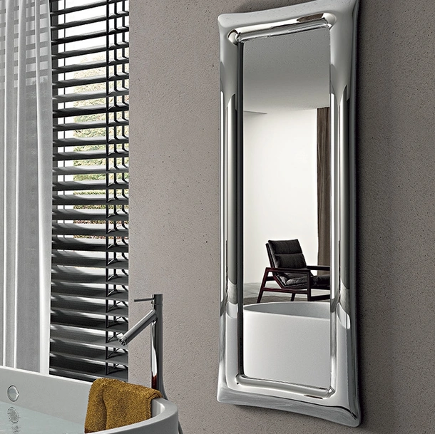 Specchio rettangolare Sinuo con cornice sagomata bombata in cristallo specchiante di Riflessi