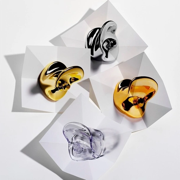 Appendiabiti di design da parete Wall Clothes Hook in policarbonato di Kartell