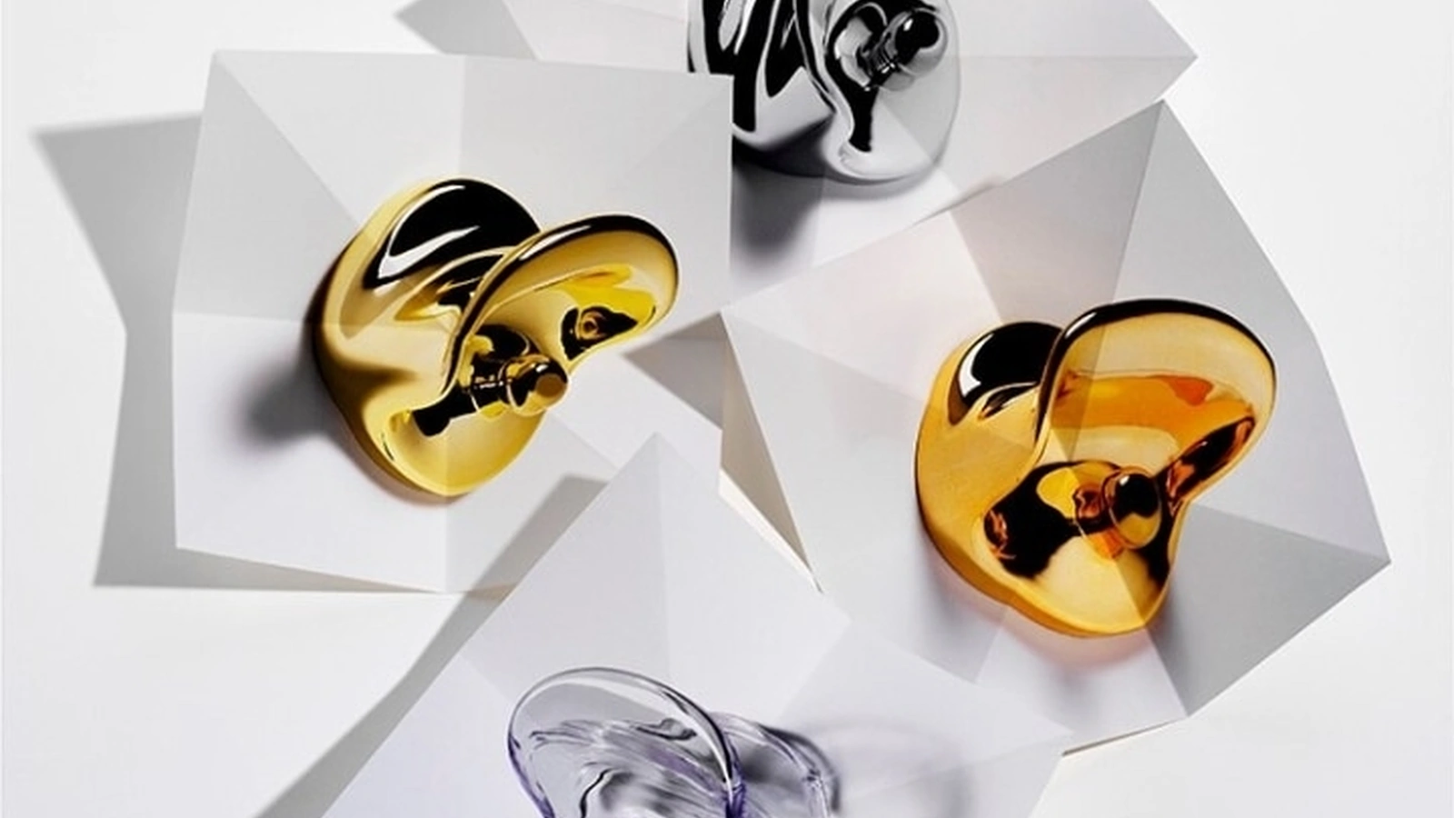 Appendiabiti di design da parete Wall Clothes Hook in policarbonato di Kartell