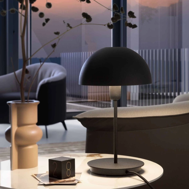 Lampada da tavolo Dome in metallo laccato di Le Comfort