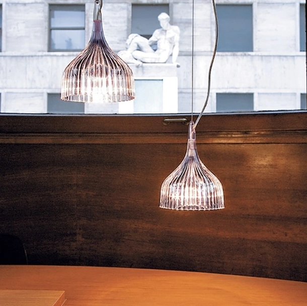 Lampada a sospensione E' in policarbonato trasparente di Kartell
