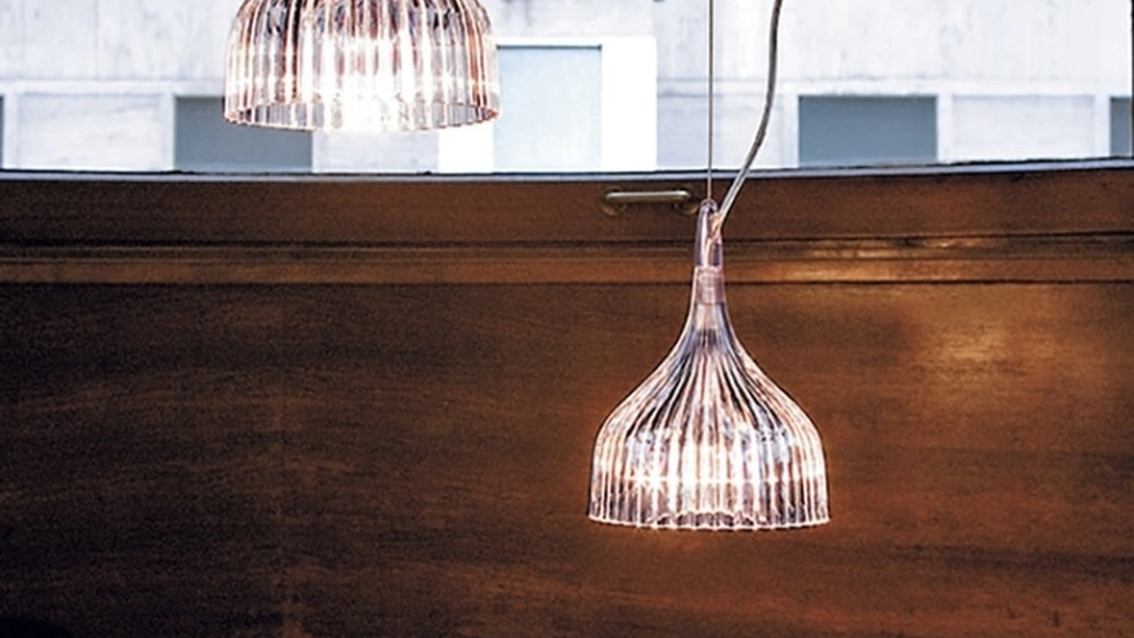 Lampada a sospensione E' in policarbonato trasparente di Kartell