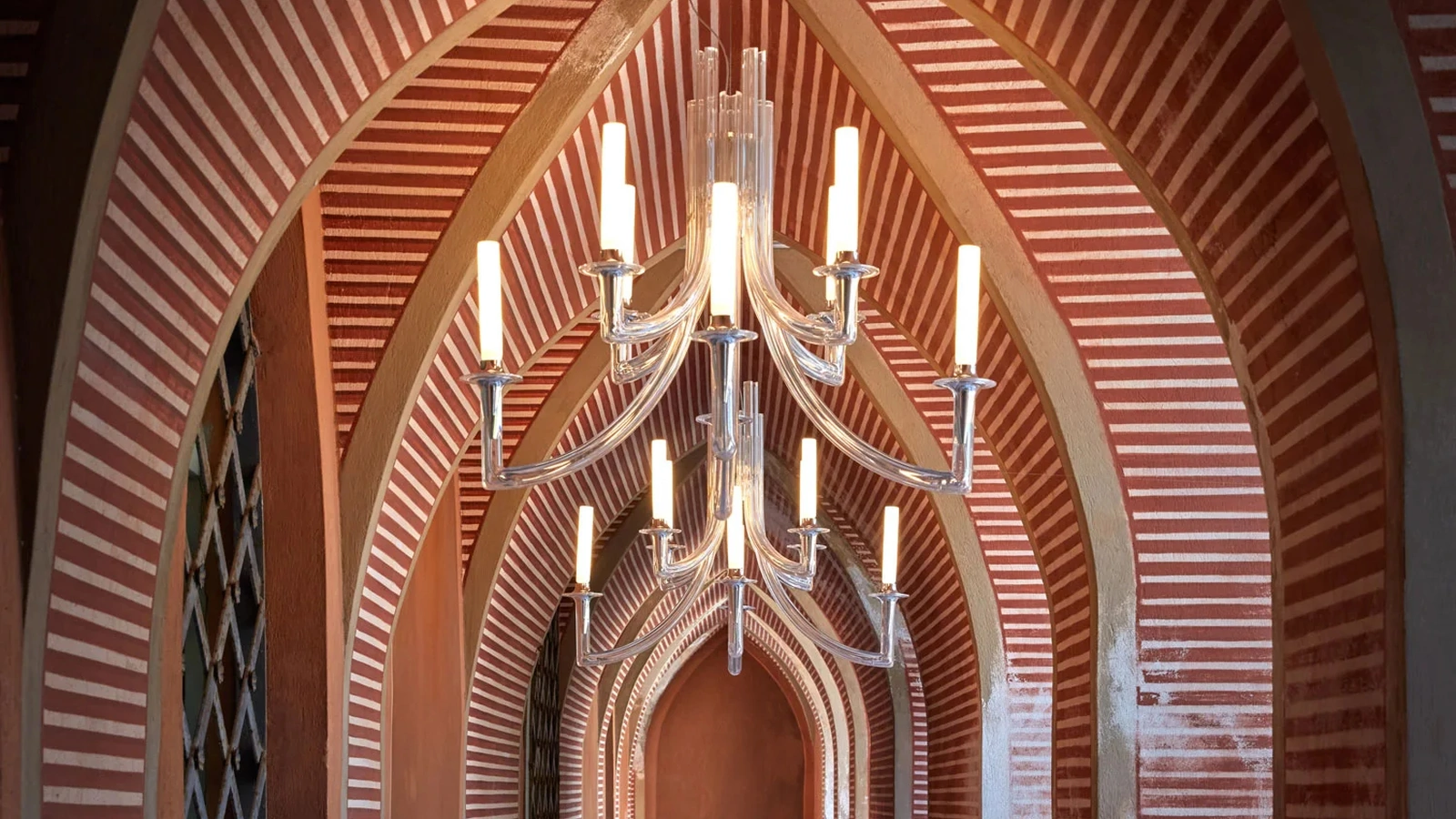 Lampada a sospensione Khan in policarbonato trasparente di Kartell