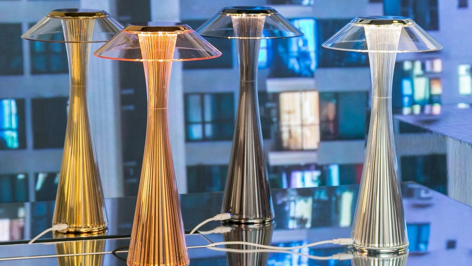 Lampada da tavolo Space in plexiglas di Kartell