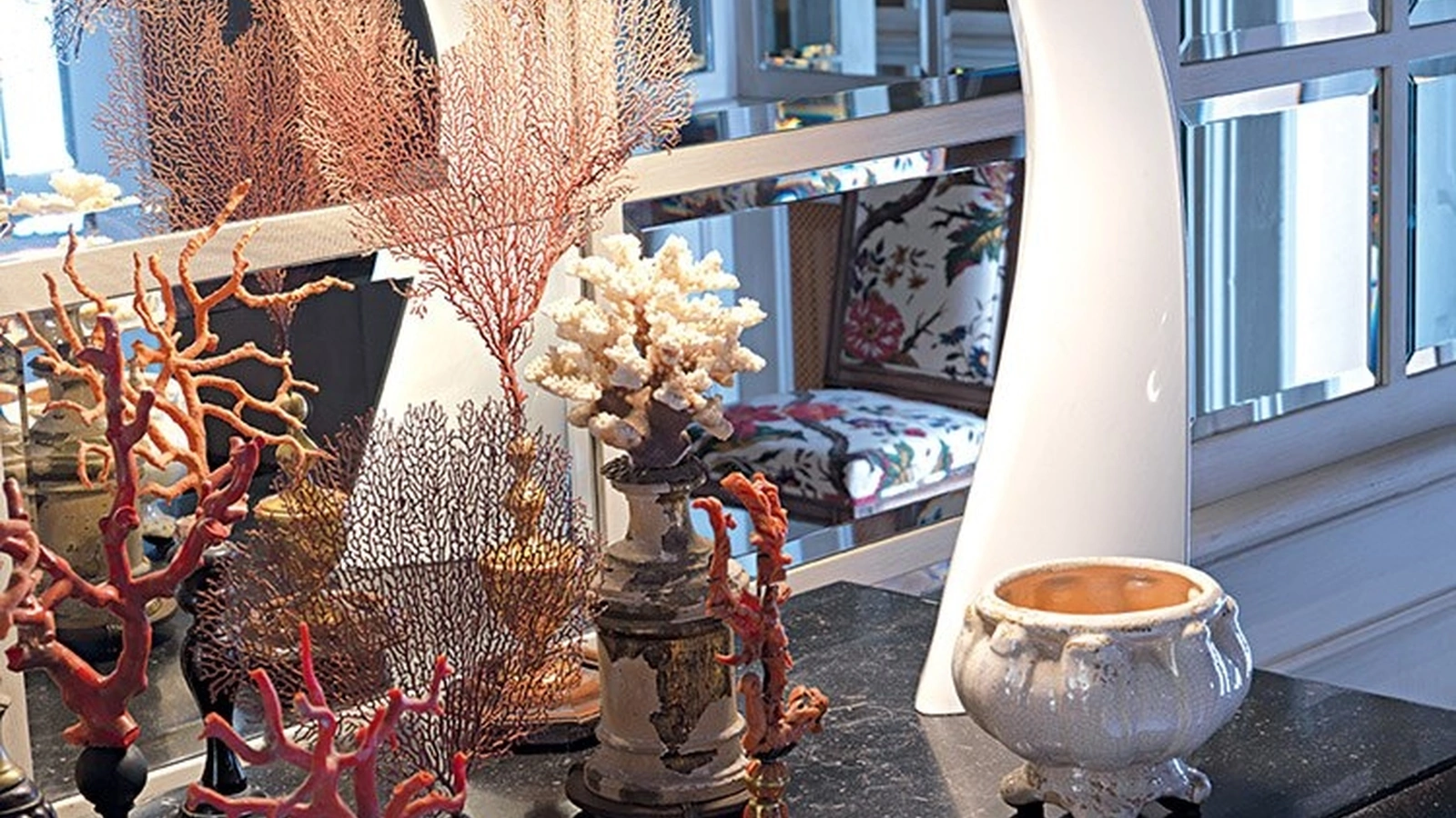 Lampada da tavolo di design Taj in plexiglas Bianco di Kartell