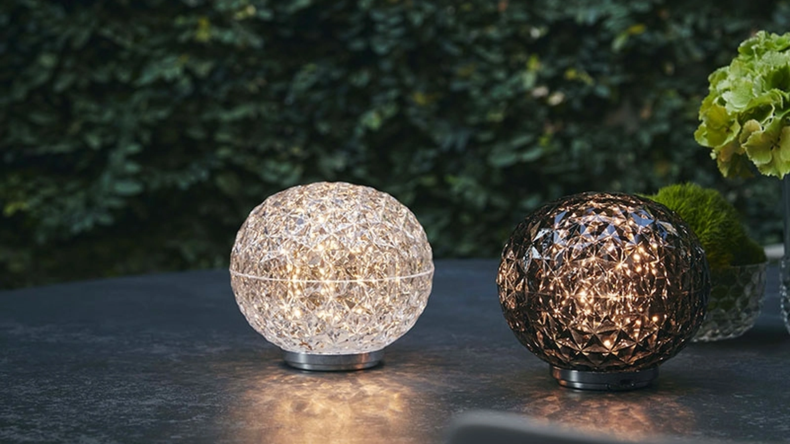 Lampada Planet Outdoor di Kartell