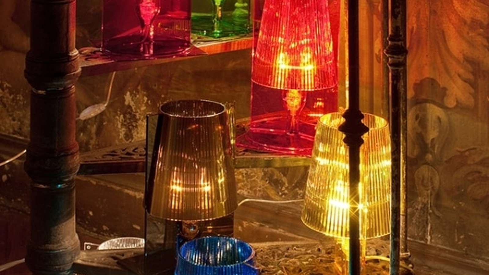 Lampada da tavolo Take in policarbonato di Kartell