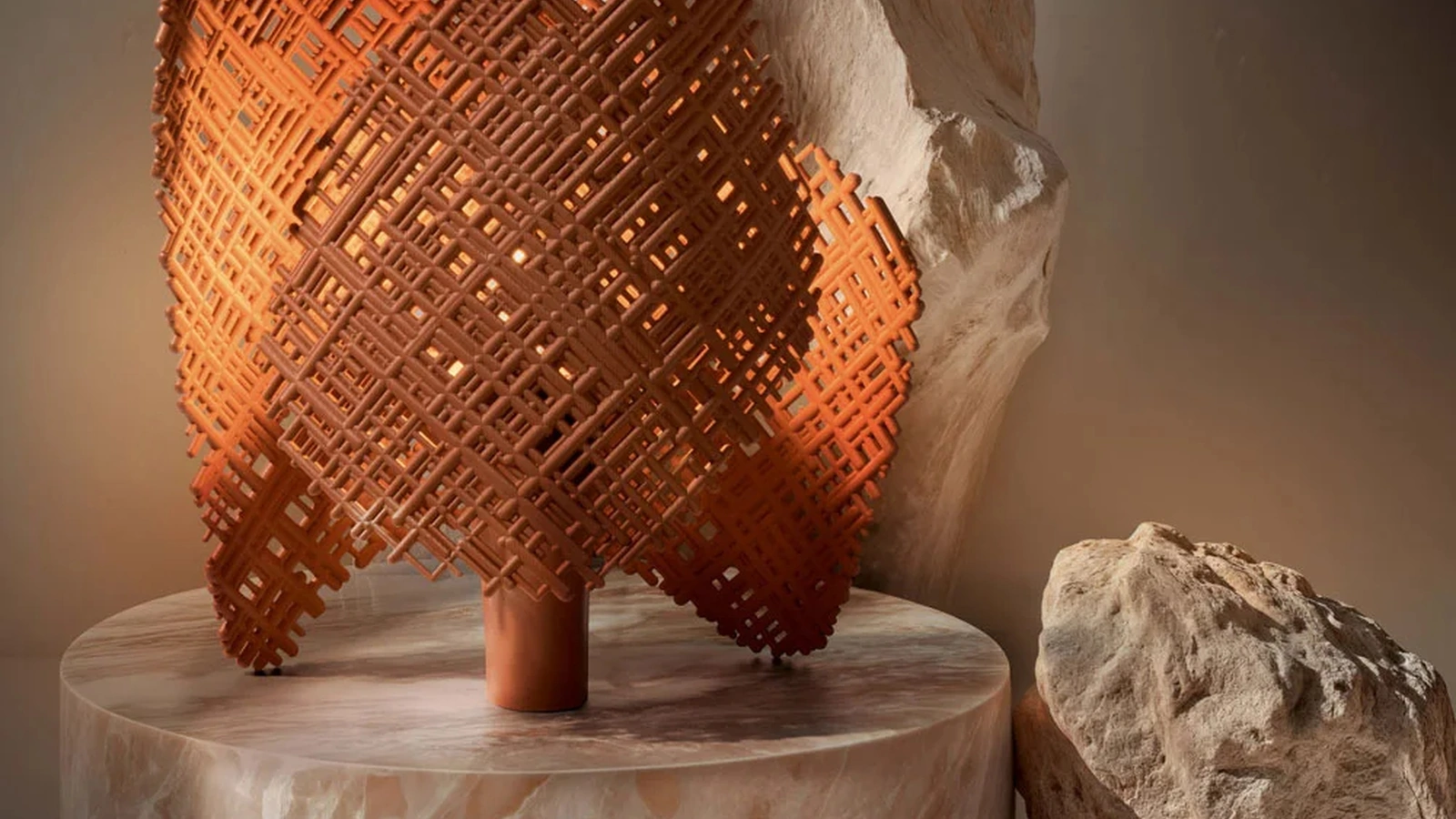 Lampada da tavolo Tea realizzata in tecnopolimero termoplastico di Kartell