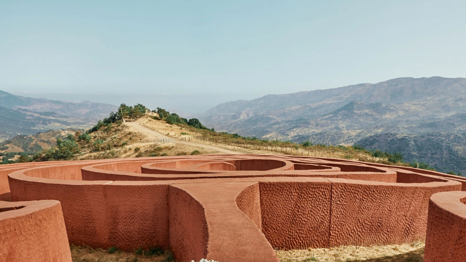 Lampada da tavolo Tea realizzata in tecnopolimero termoplastico di Kartell