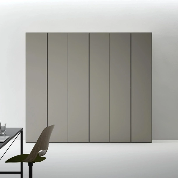 Armadio con ante battenti Freedhome Flat di Caccaro