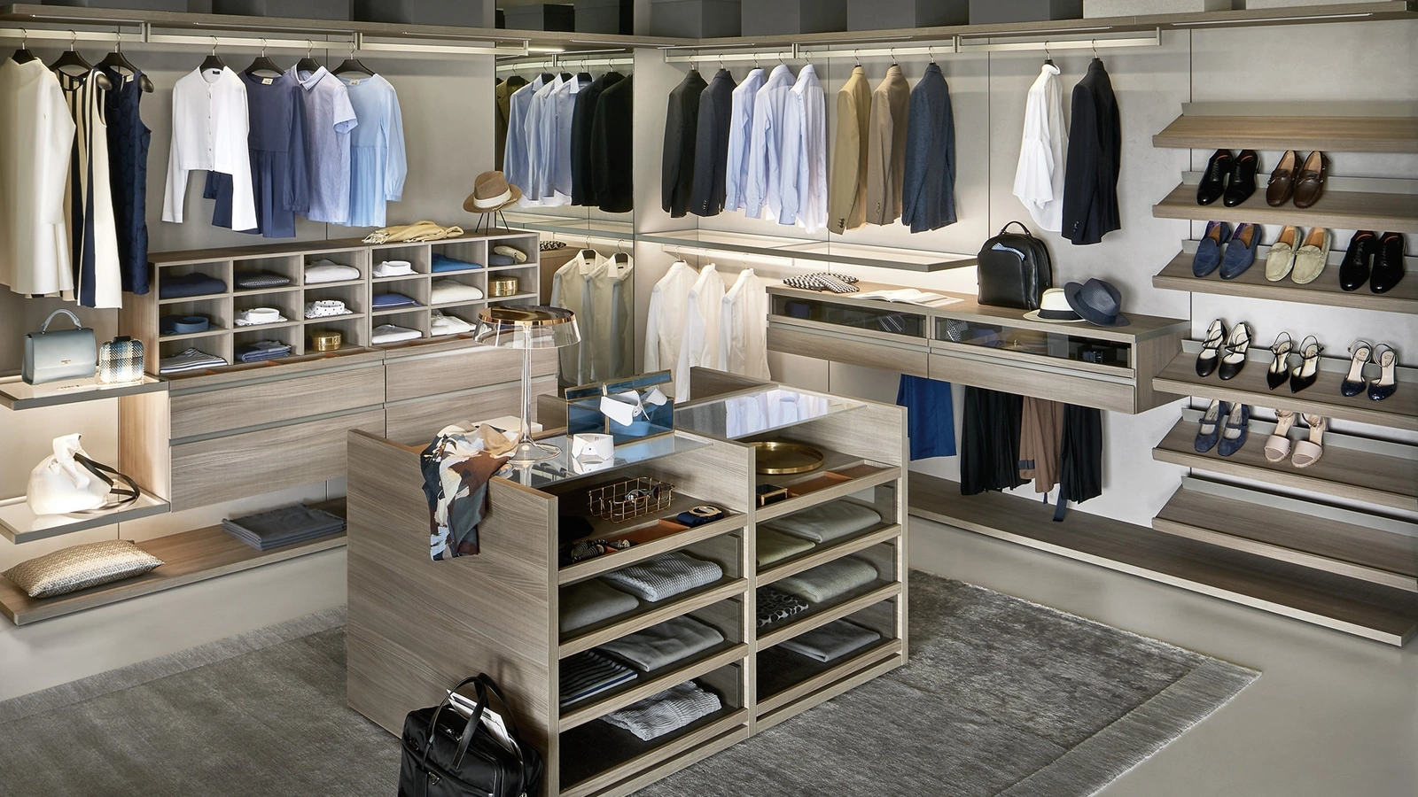 Cabina Armadio Panorama con isola centrale di Sangiacomo