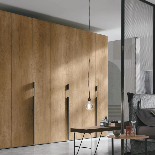 Armadio Liscia con anta battente in materico effetto legno di Tomasella