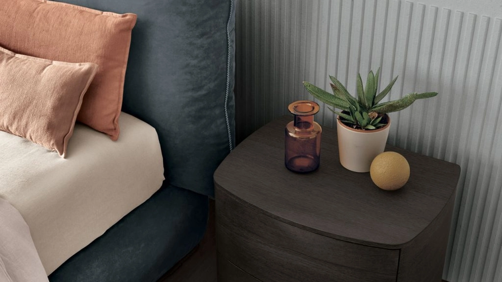 Comodino Bogart in legno rovere moka di Tomasella