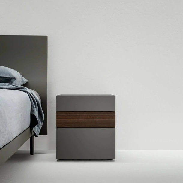 Comodino Filnox in laccato e legno di Caccaro