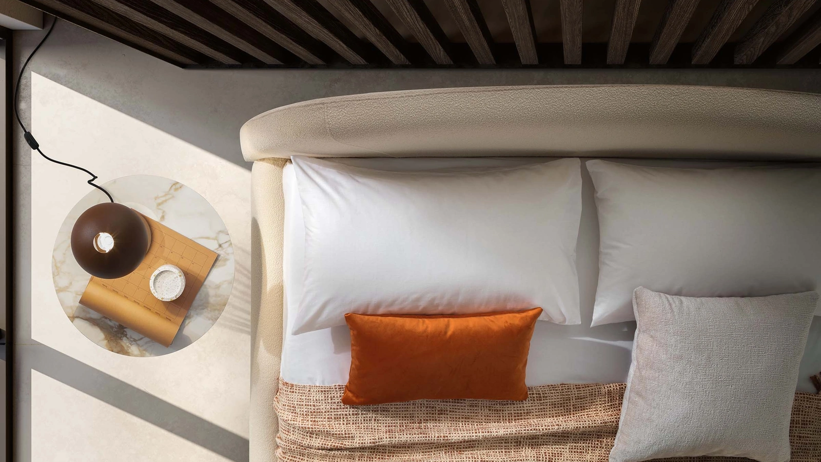 Letto in tessuto imbottito con testiera Belmondo di Le Comfort