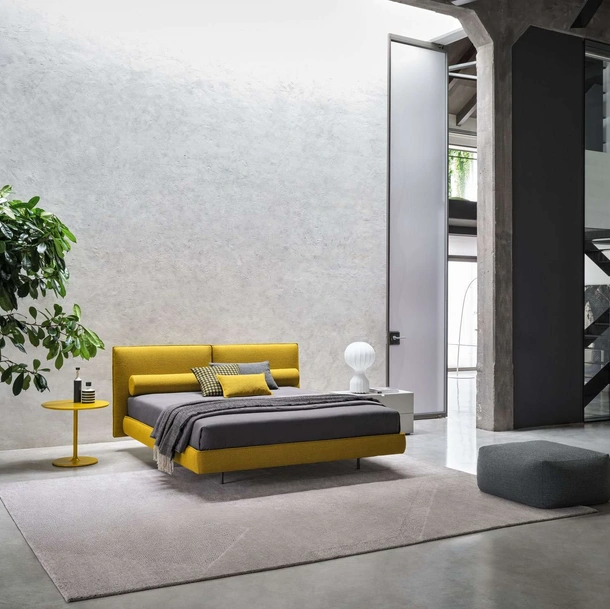 Letto in tessuto con testiera Logan di Twils