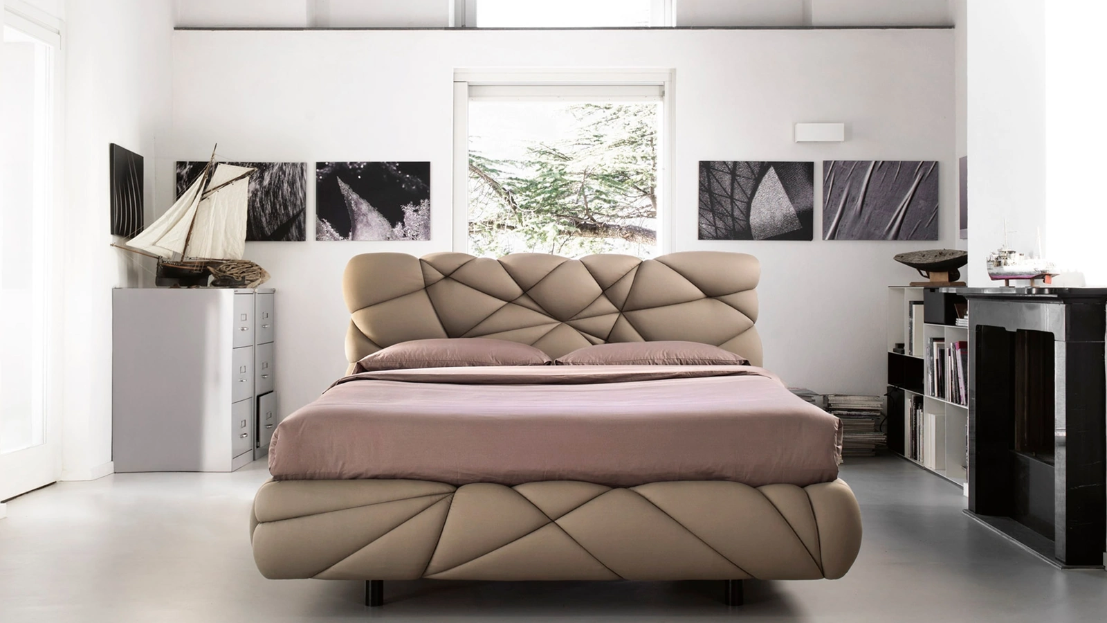 Letto di design imbottito e soffice come una nuvola Marvin di Noctis