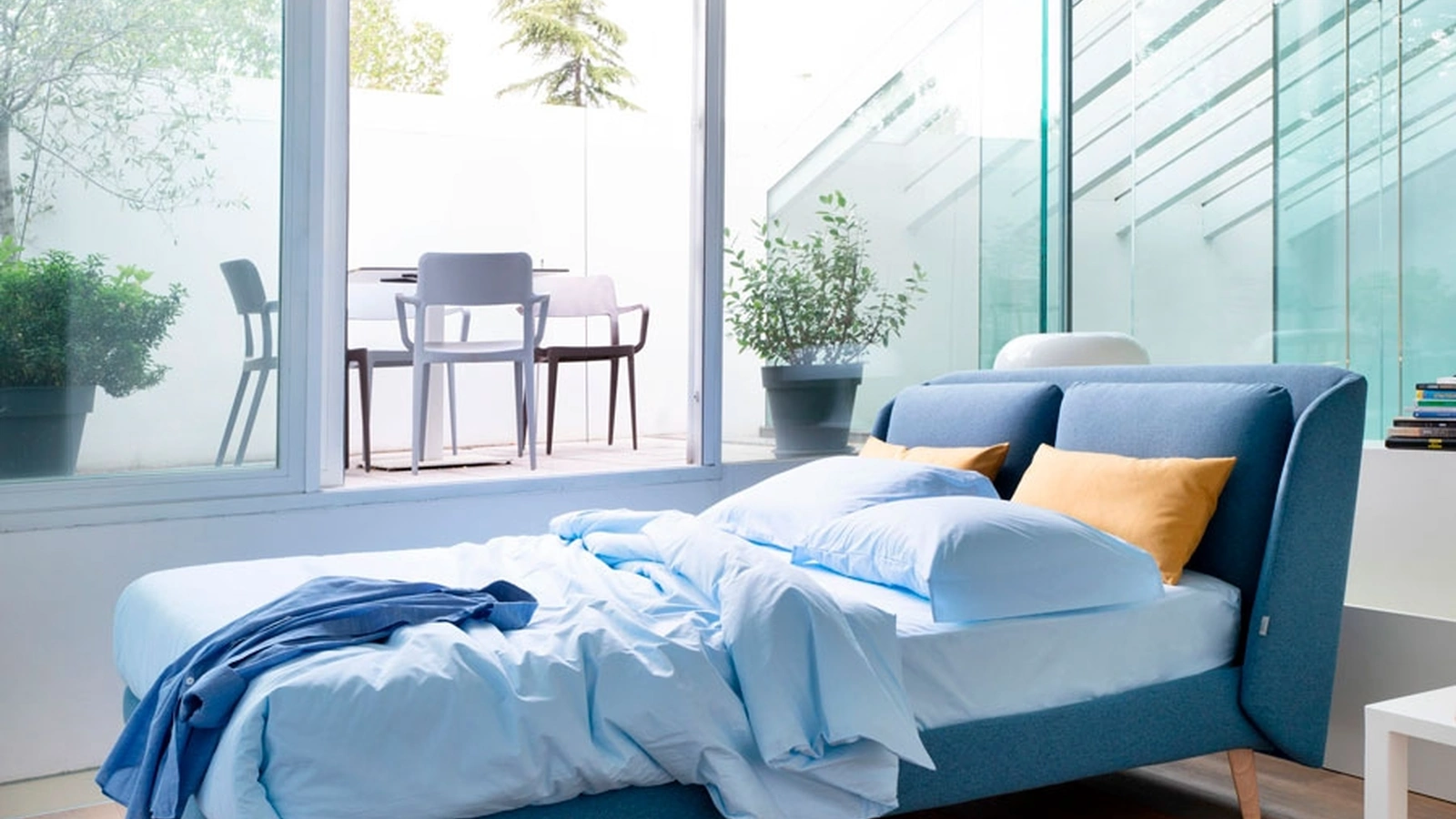 Letto in tessuto con testiera Hello di Noctis