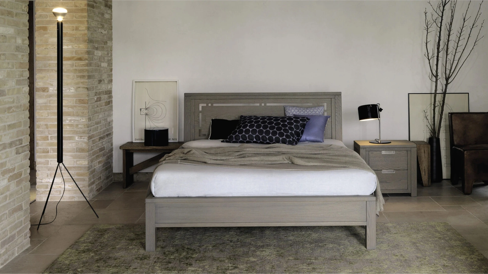 Letto in legno con testiera Quadra di Devina Nais