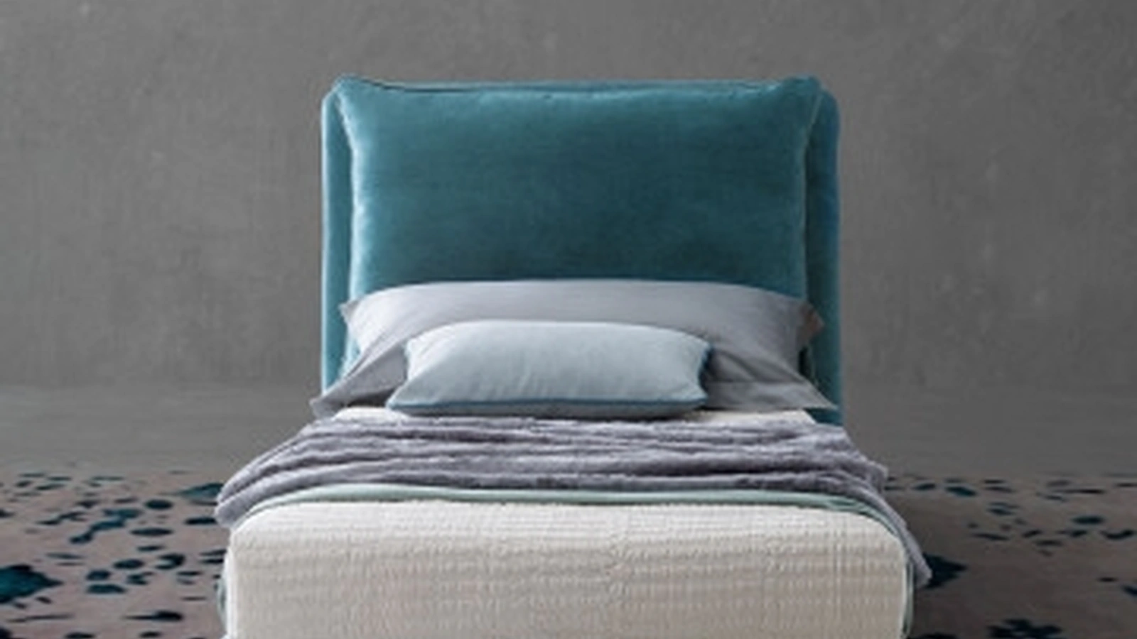 Letto singolo in tessuto imbottito con testiera Fris di Le Comfort