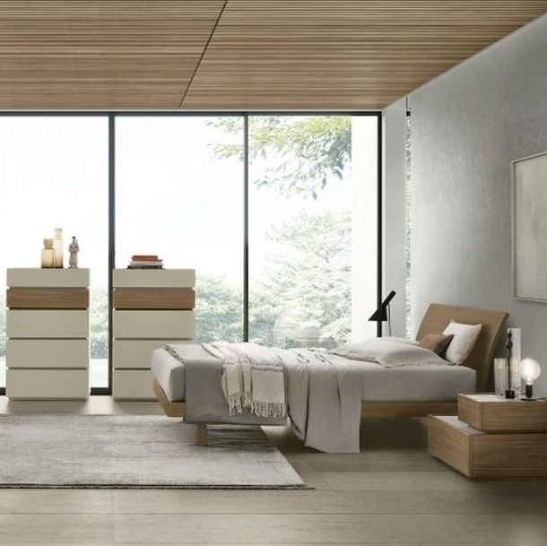 Letto in materico noce ambra con testiera Narciso di Tomasella