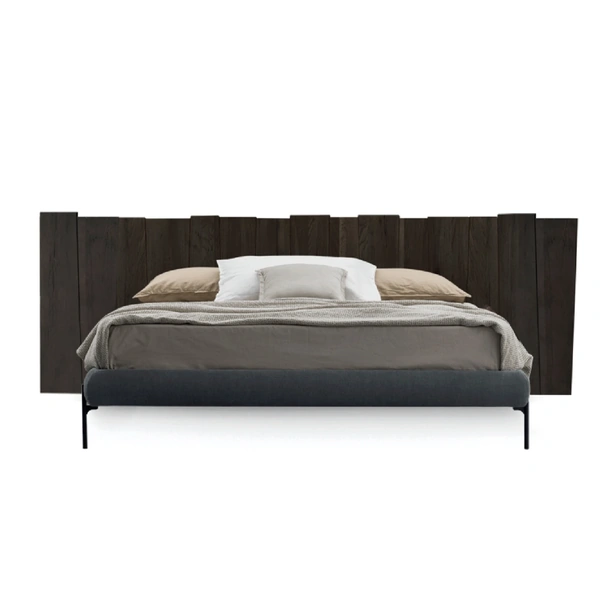 Letto Urban Ranch testiera a terra di Devina Nais