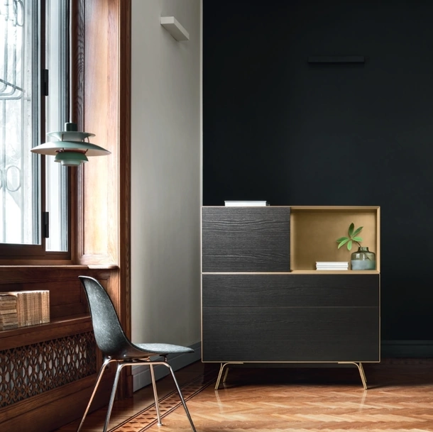 Madia Domino IN2 25I in Rovere carbone e laccato metallo Ottone di Sangiacomo