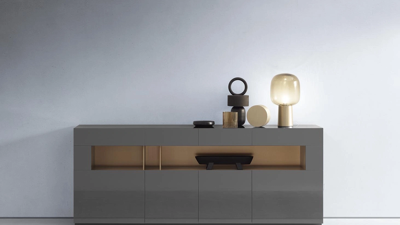 Madia Metropolis in laccato lucido di Alf Da Frè