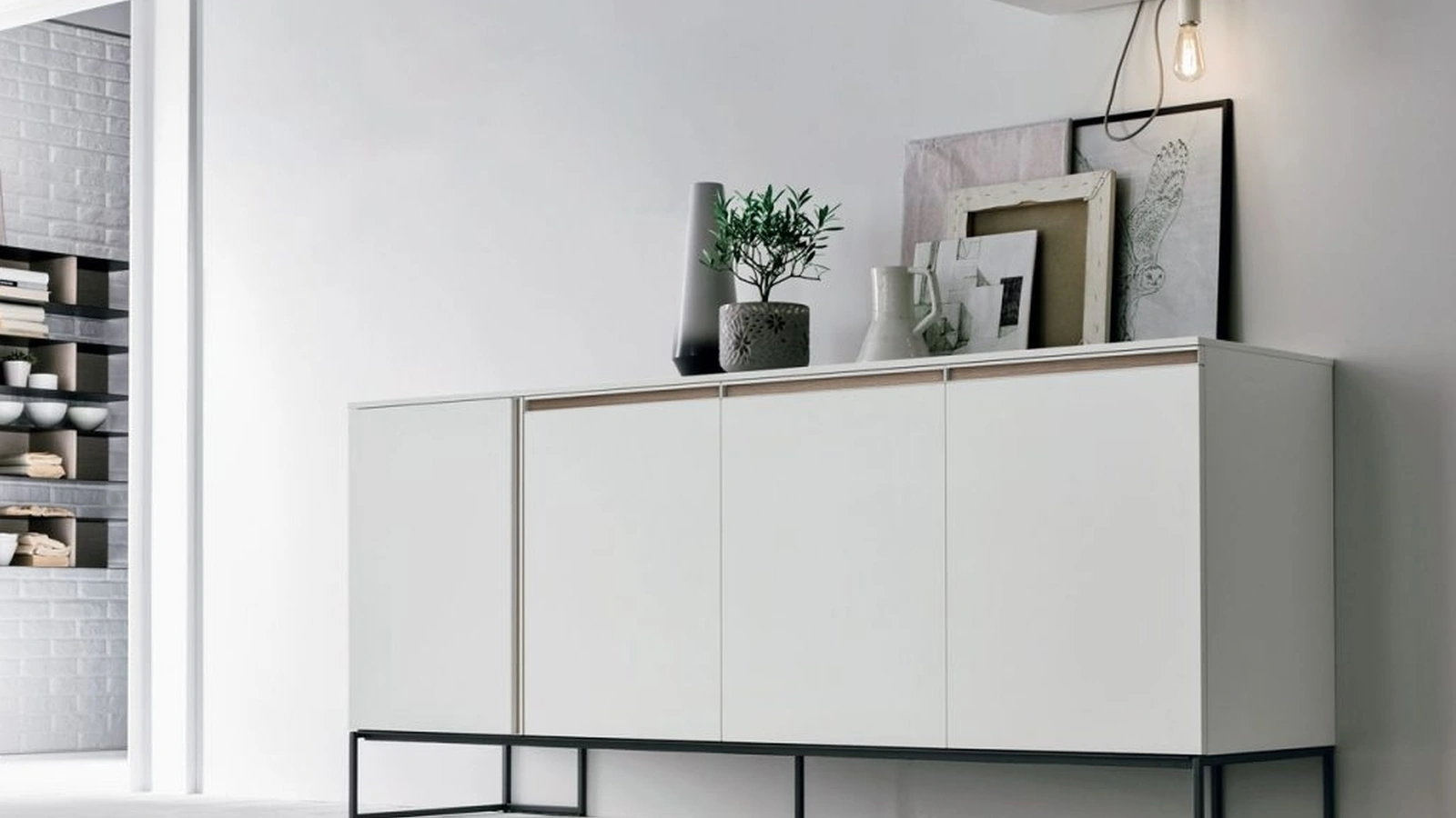 Madia Regolo R06 in materico opaco bianco gesso di Tomasella