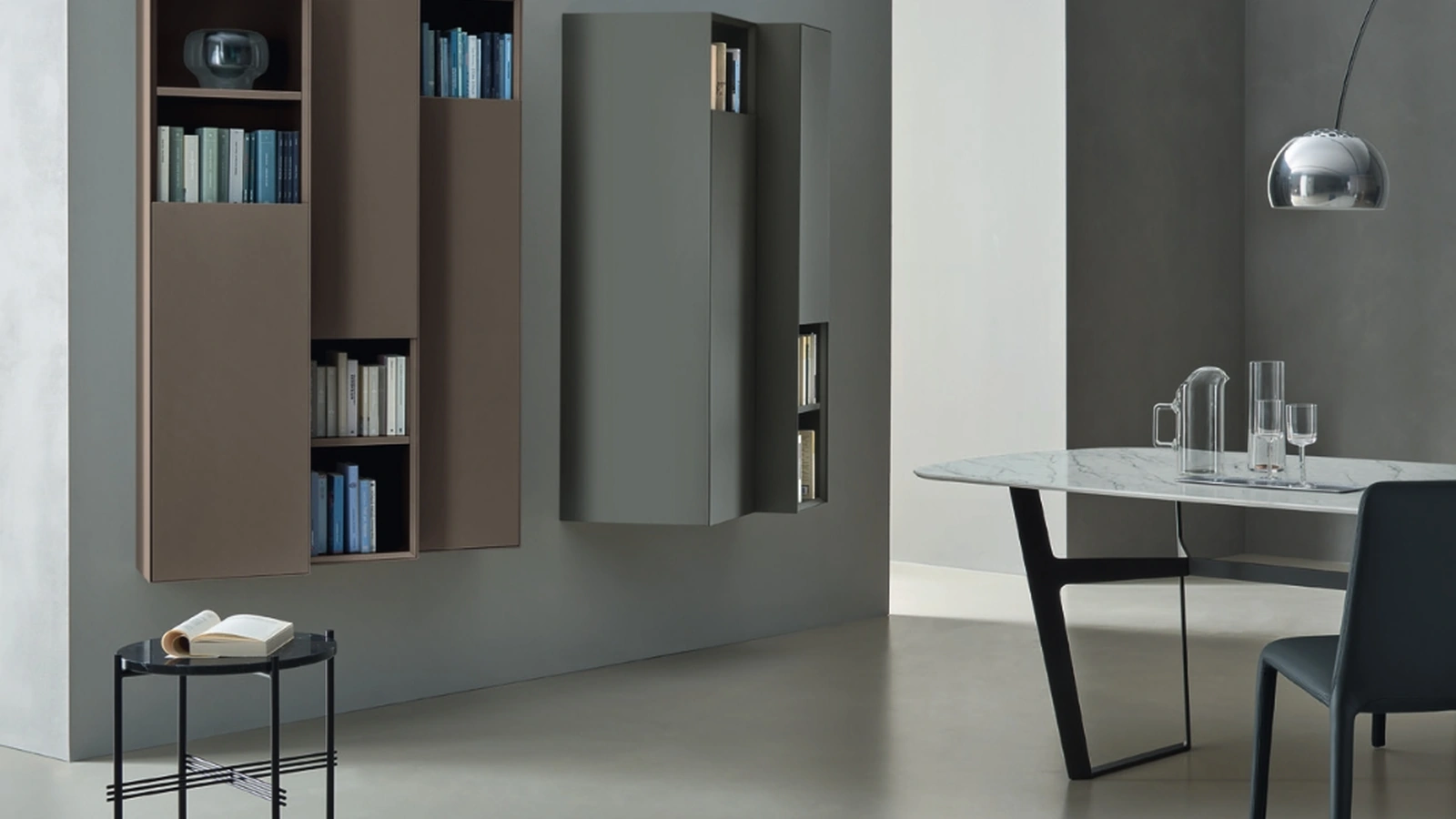 Mobile sospeso Domino Clino in laccato opaco di Sangiacomo