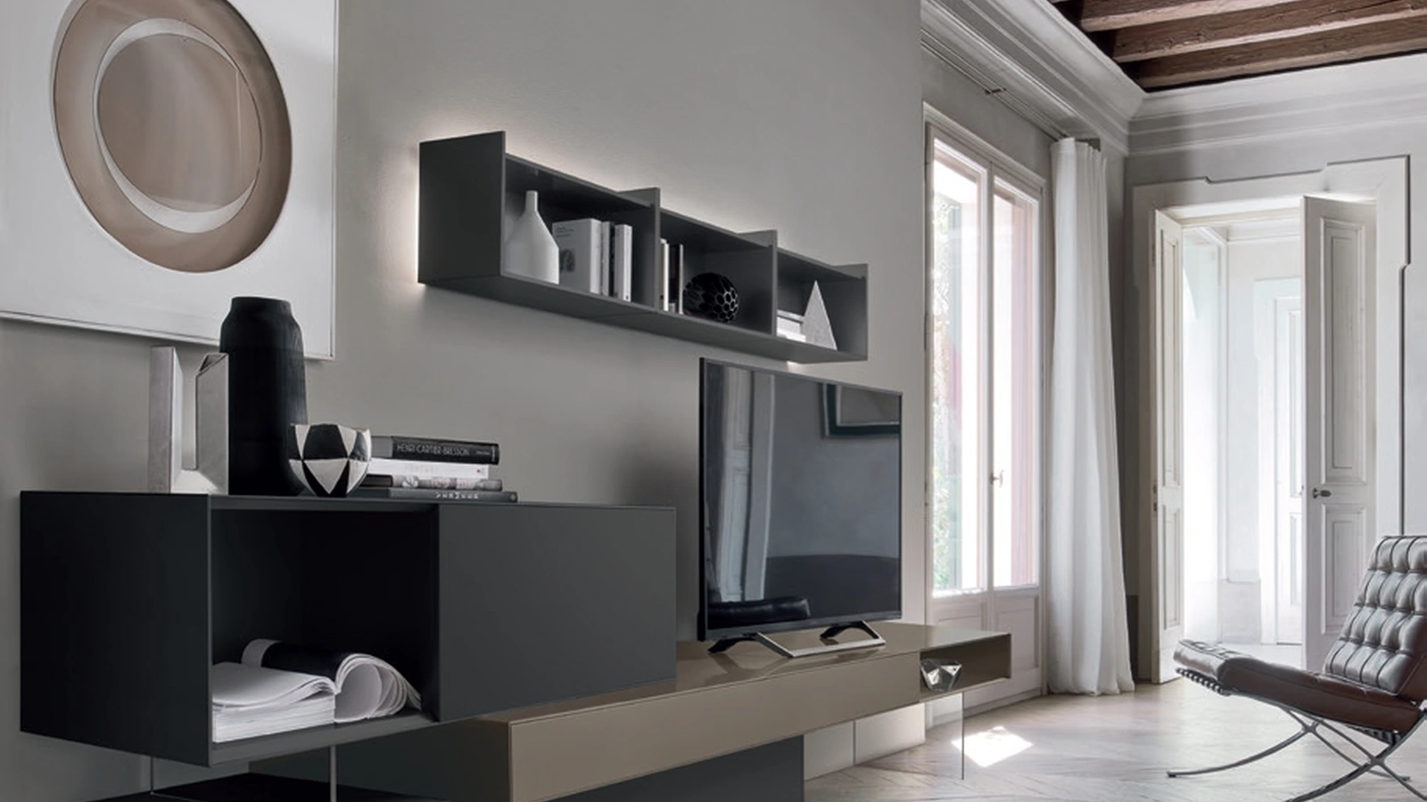 Parete Attrezzata Base Domino IN3 21N in laccato opaco di Sangiacomo