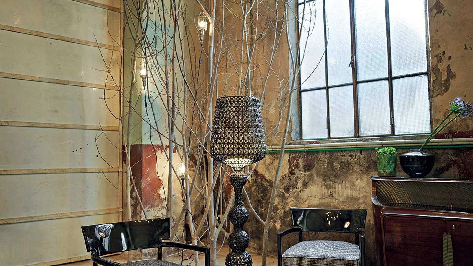 Poltrona Cara  in tecnopolimero termoplastico di Kartell