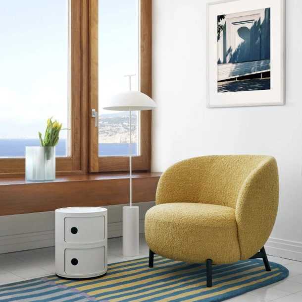 Poltroncina in tessuto Lunam di Kartell