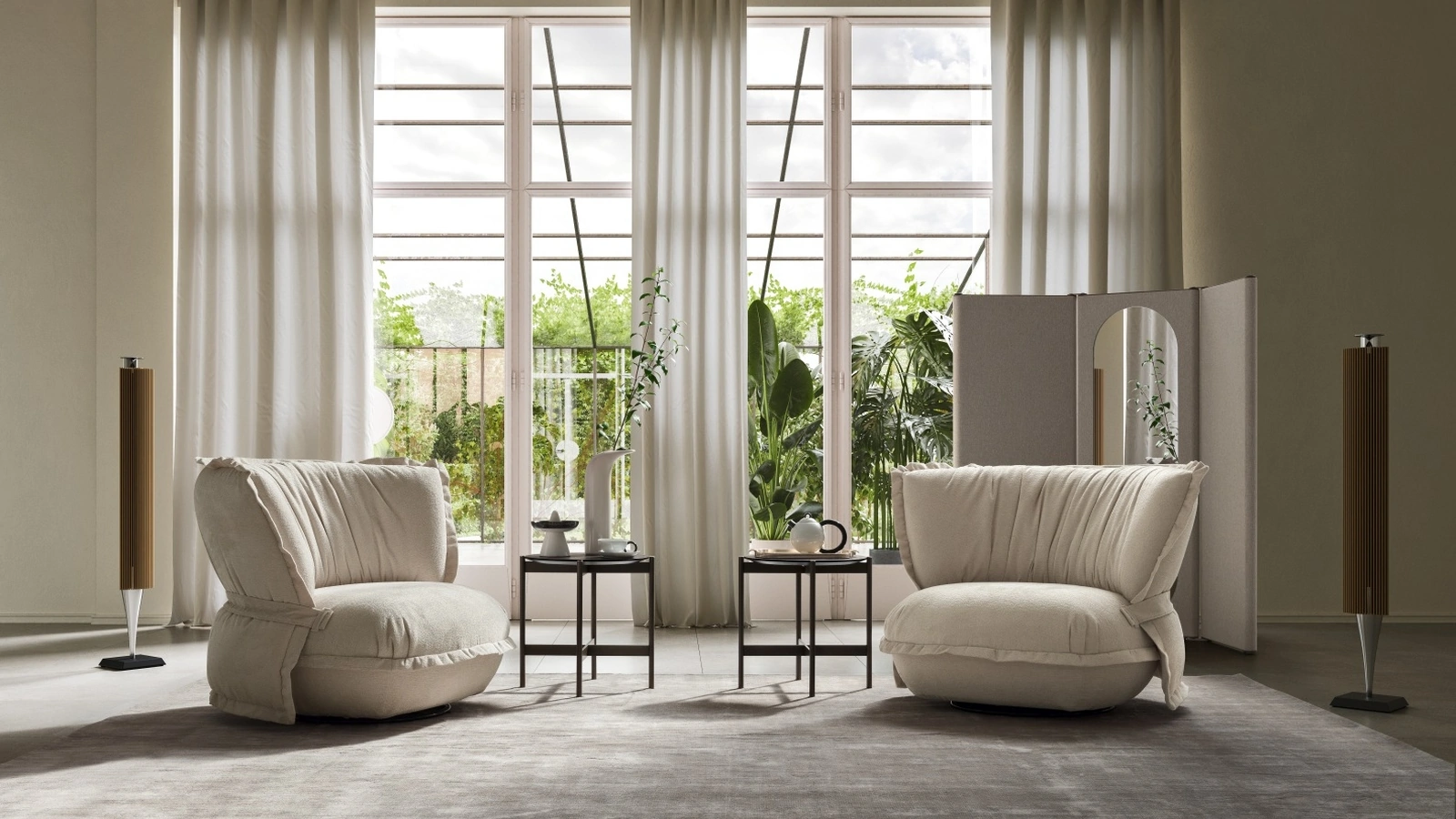 Poltrona Puppet in tessuto di Ditre Italia