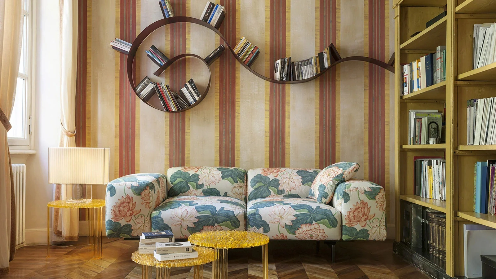 Divano lineare Largo Gubbio di Kartell