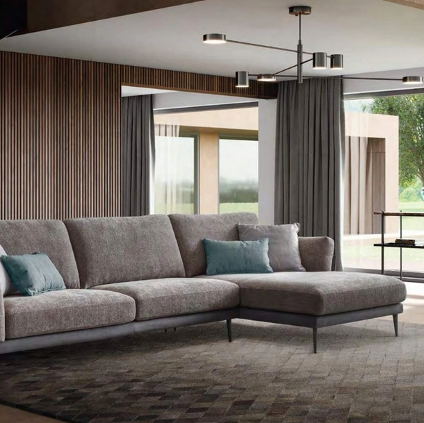 Divano in tessuto con penisola Nicole di Le Comfort