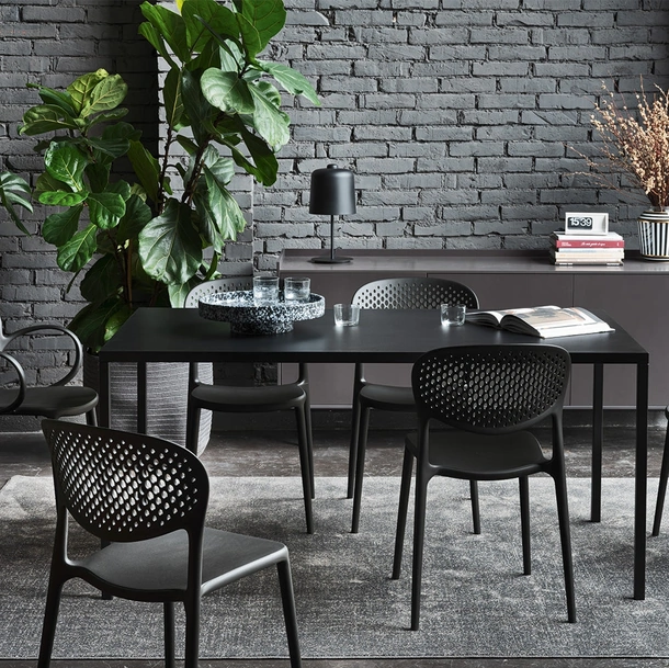 Sedia Abby Forata in polipropilene di Connubia