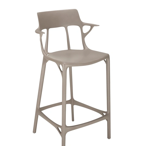 Sgabello AI Stool di Kartell