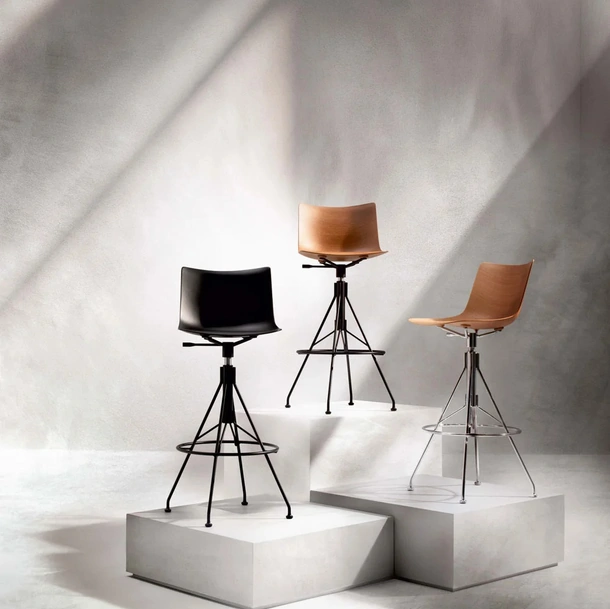 Sgabello CKoya Stool in legno e metallo di Kartell