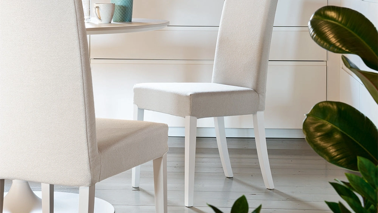 Sedia in tessuto con struttura in legno massello Copenaghen di Connubia