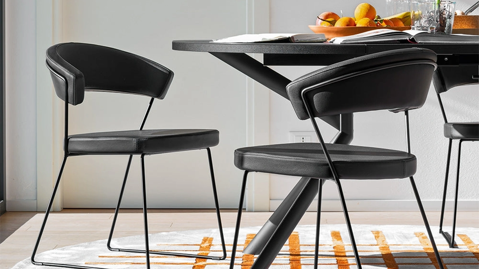 Sedia in ecopelle New York di Connubia